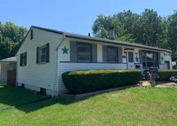 Pre-foreclosure in  LINDSAY LN Florissant, MO 63031