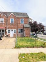 Pre-foreclosure in  133RD AVE Springfield Gardens, NY 11413