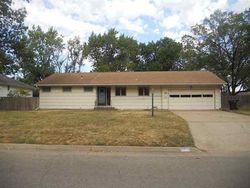 Pre-foreclosure in  SW CREST DR Topeka, KS 66614