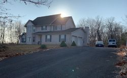 Pre-foreclosure in  MOUNTAIN TERRACE DR Blakeslee, PA 18610