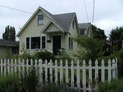 Pre-foreclosure in  19TH AVE SW Seattle, WA 98106