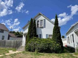 Pre-foreclosure Listing in LOGAN AVE MARINETTE, WI 54143