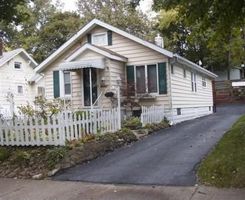 Pre-foreclosure in  SANFORD AVE Akron, OH 44305