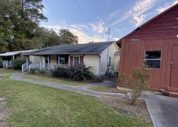 Pre-foreclosure in  FIVE MILE RD Richlands, NC 28574