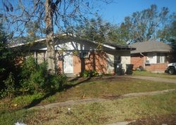 Pre-foreclosure in  RIVER OAKS DR New Orleans, LA 70131