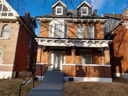 Pre-foreclosure in  CABANNE AVE Saint Louis, MO 63113
