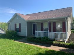 Pre-foreclosure in  BELLE FLOWER CT Spartanburg, SC 29303