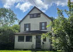 Pre-foreclosure in  W LONG ST Akron, OH 44301