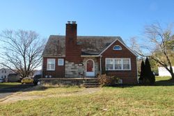 Pre-foreclosure in  PUTTY HILL AVE Parkville, MD 21234