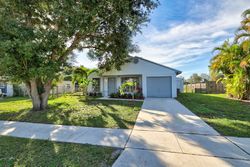 Pre-foreclosure in  GRANDVIEW CIR West Palm Beach, FL 33411