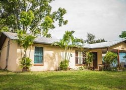 Pre-foreclosure in  HOWARD ST Fort Myers, FL 33905