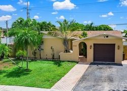 Pre-foreclosure in  SW 81ST TER Pompano Beach, FL 33068