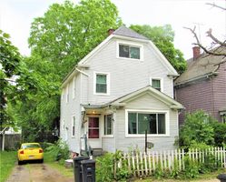 Pre-foreclosure in  WESTMORELAND TER Akron, OH 44302