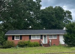 Pre-foreclosure in  WILLIAMSBURG CIR Florence, SC 29506