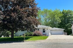  Mcknight Rd N, Saint Paul MN