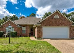 Pre-foreclosure in  FREEDOMS WAY Keithville, LA 71047