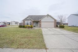 Pre-foreclosure in  RUSHING RIV Noblesville, IN 46062