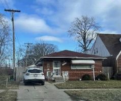 Pre-foreclosure in  STRATHMOOR ST Detroit, MI 48227
