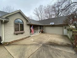 Pre-foreclosure Listing in LINCOLNSHIRE CT WAUKESHA, WI 53188