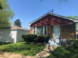 Pre-foreclosure in  W BRAYTON ST Chicago, IL 60628
