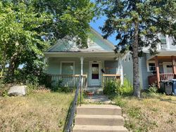 Pre-foreclosure in  DUPONT AVE N Minneapolis, MN 55411