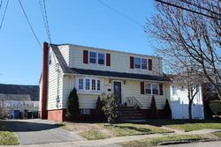Pre-foreclosure in  RICHMOND AVE Paterson, NJ 07502