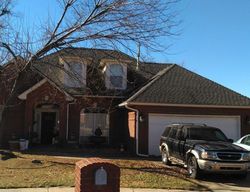 Pre-foreclosure in  FOUNTAIN GATE CIR Norman, OK 73072