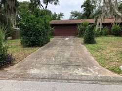 Pre-foreclosure in  VILLAGE DR Ormond Beach, FL 32174