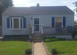 Pre-foreclosure Listing in 12TH ST WOOD RIVER, IL 62095