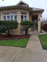 Pre-foreclosure in  S LUELLA AVE Chicago, IL 60617