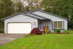 Pre-foreclosure in  HOME TOWN DR Kelso, WA 98626