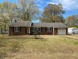 Pre-foreclosure in  PINE TREE DR Gloucester Point, VA 23062