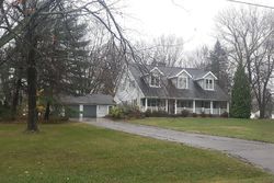 Pre-foreclosure in  MOUNTAIN VIEW DR Mentor, OH 44060