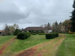 Pre-foreclosure in  DEL RIO RD Roseburg, OR 97471