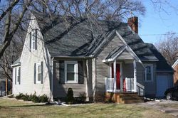 Pre-foreclosure in  10TH STREET PL East Moline, IL 61244