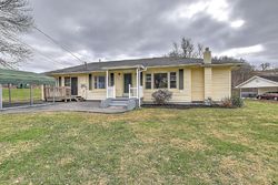 Pre-foreclosure in  E CARTERS VALLEY RD Kingsport, TN 37660