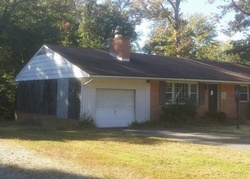 Pre-foreclosure in  BUTTERNUT DR Fredericksburg, VA 22408