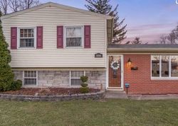 Pre-foreclosure Listing in N OAKWOOD ST GRIFFITH, IN 46319