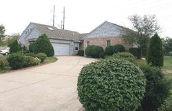 Pre-foreclosure Listing in CHIMNEY HILL DR VALPARAISO, IN 46383