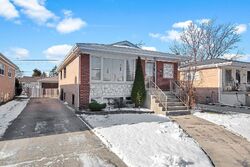 Pre-foreclosure in  NAGLE AVE Burbank, IL 60459