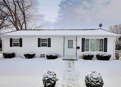 Pre-foreclosure in  ELISHA AVE Zion, IL 60099