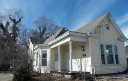 Pre-foreclosure in  W 7TH ST New Albany, IN 47150
