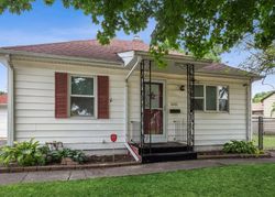Pre-foreclosure in  STRATFORD CT Joliet, IL 60435