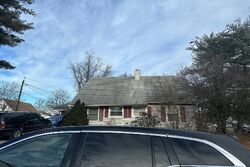 Pre-foreclosure in  BARTLETT LN Willingboro, NJ 08046