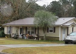 Pre-foreclosure in  VALLEY CREST DR Dothan, AL 36301