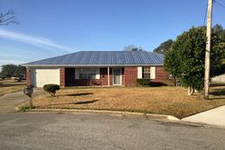 Pre-foreclosure in  MAYFAIR LN Loxley, AL 36551