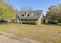 Pre-foreclosure in  AVON RD Montgomery, AL 36109