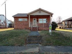 Pre-foreclosure in  REDWOOD DR Kingsport, TN 37664
