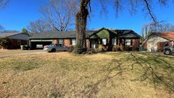 Pre-foreclosure in  CRAIGWOOD DR Memphis, TN 38116