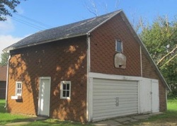 Pre-foreclosure in  N 11TH ST Clinton, IA 52732